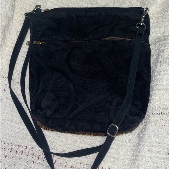 Danny K. Chic Patchwork Vintage Crossbody Bag. 🌸Host Pick 🌸 - Picture 6 of 10